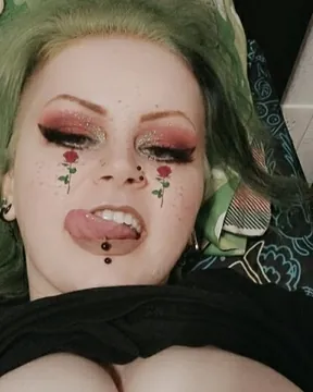 Ash Brat XXX π¦ VIP Only π€ Goth Waifu Pet β OnlyFans profile photo
