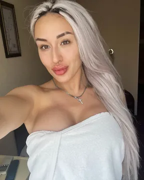 Elizabeth Clarke — OnlyFans profile photo
