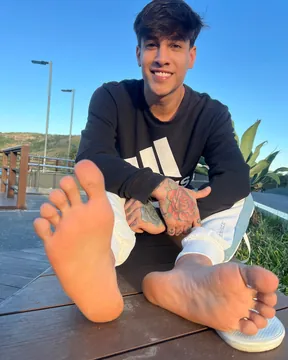 TATTOOBOYFEET — OnlyFans profile photo