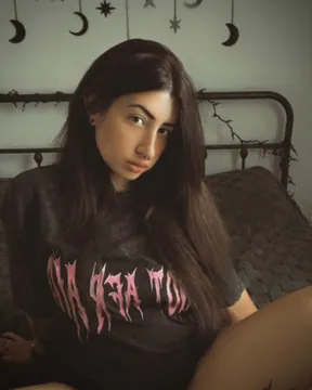Poppy Carmine OnlyFans