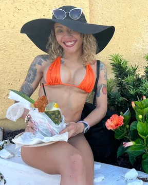 Holly Hendrix OnlyFans