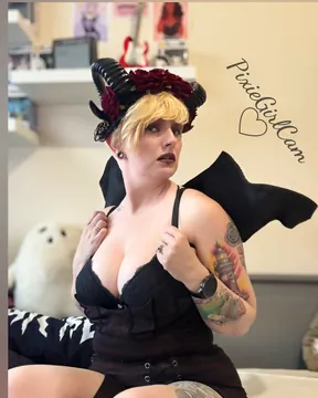 Pixie Skye 👻🖤 BREEDABLE EMO OnlyFans